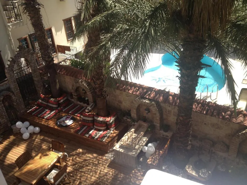 Mavi & Ani Pansiyon Antalya