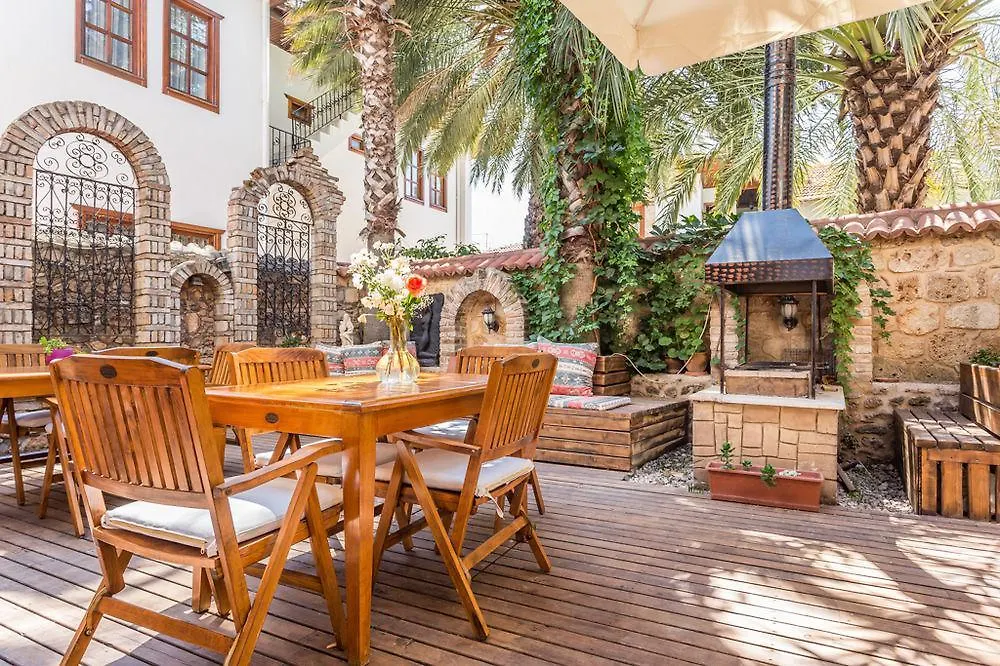 Mavi & Ani Pansiyon Antalya